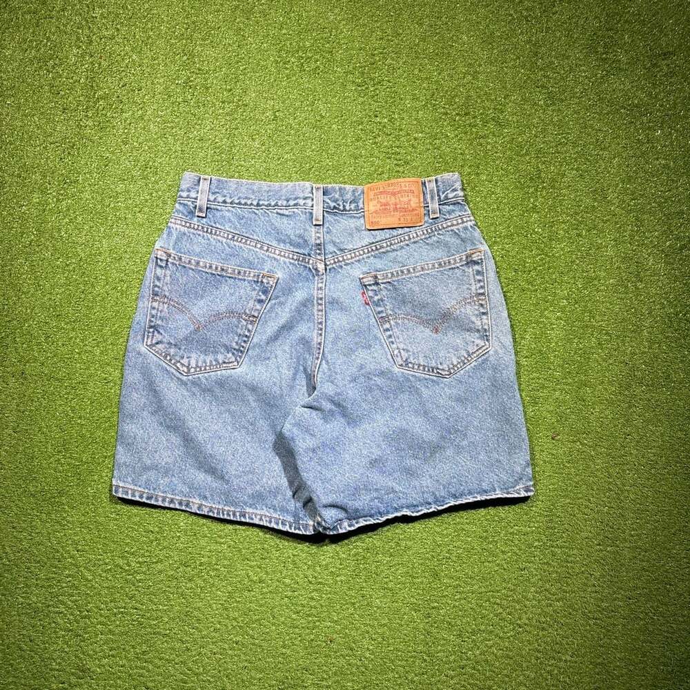 Vintage Levi's 550 Relaxed Fit Denim Jean Shorts Size 33
